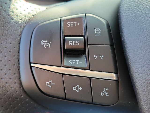 Certified 2024 Ford Escape ST-Line w/ Tech Pack #1 AWD/4WD image 9
