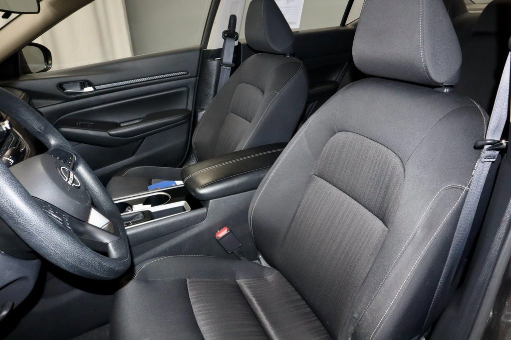 Used 2024 Nissan Altima 2.5 SV image 25