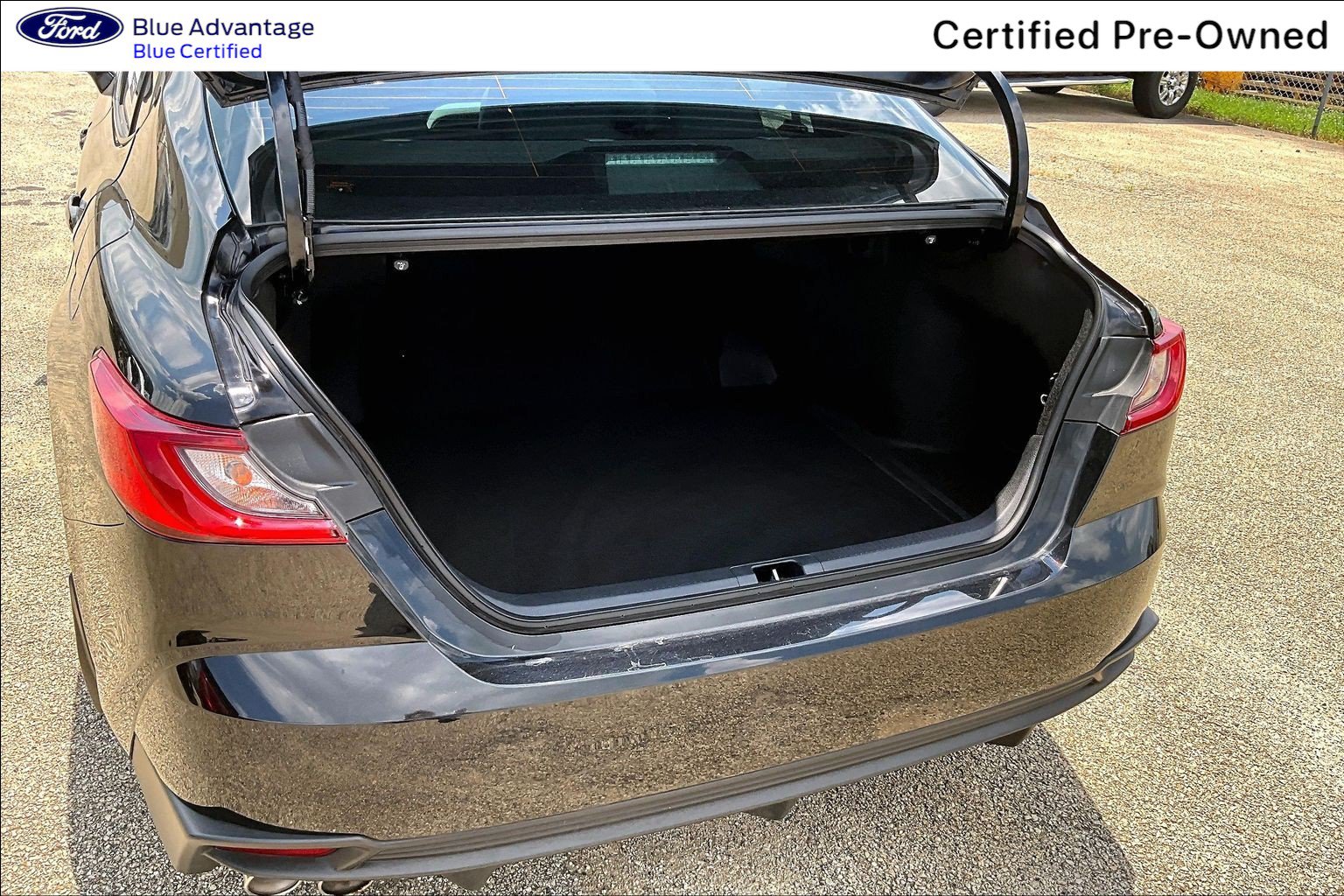 Used 2025 Toyota Camry SE w/ Convenience Package FWD image 19