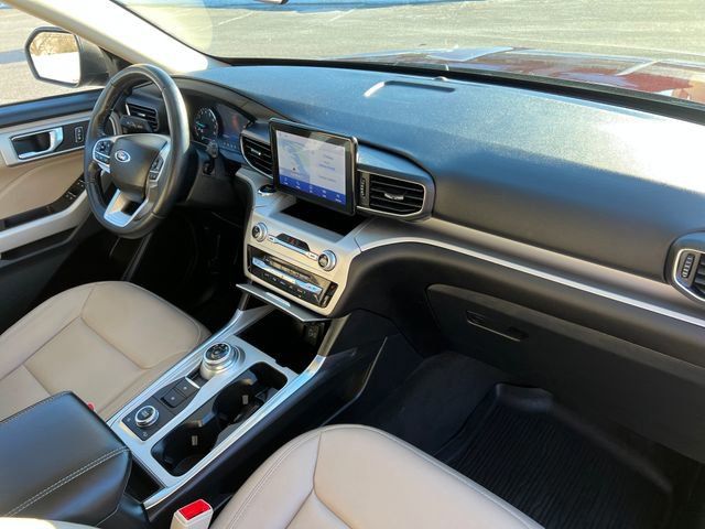 Certified 2022 Ford Explorer XLT w/ Equipment Group 202A image 38