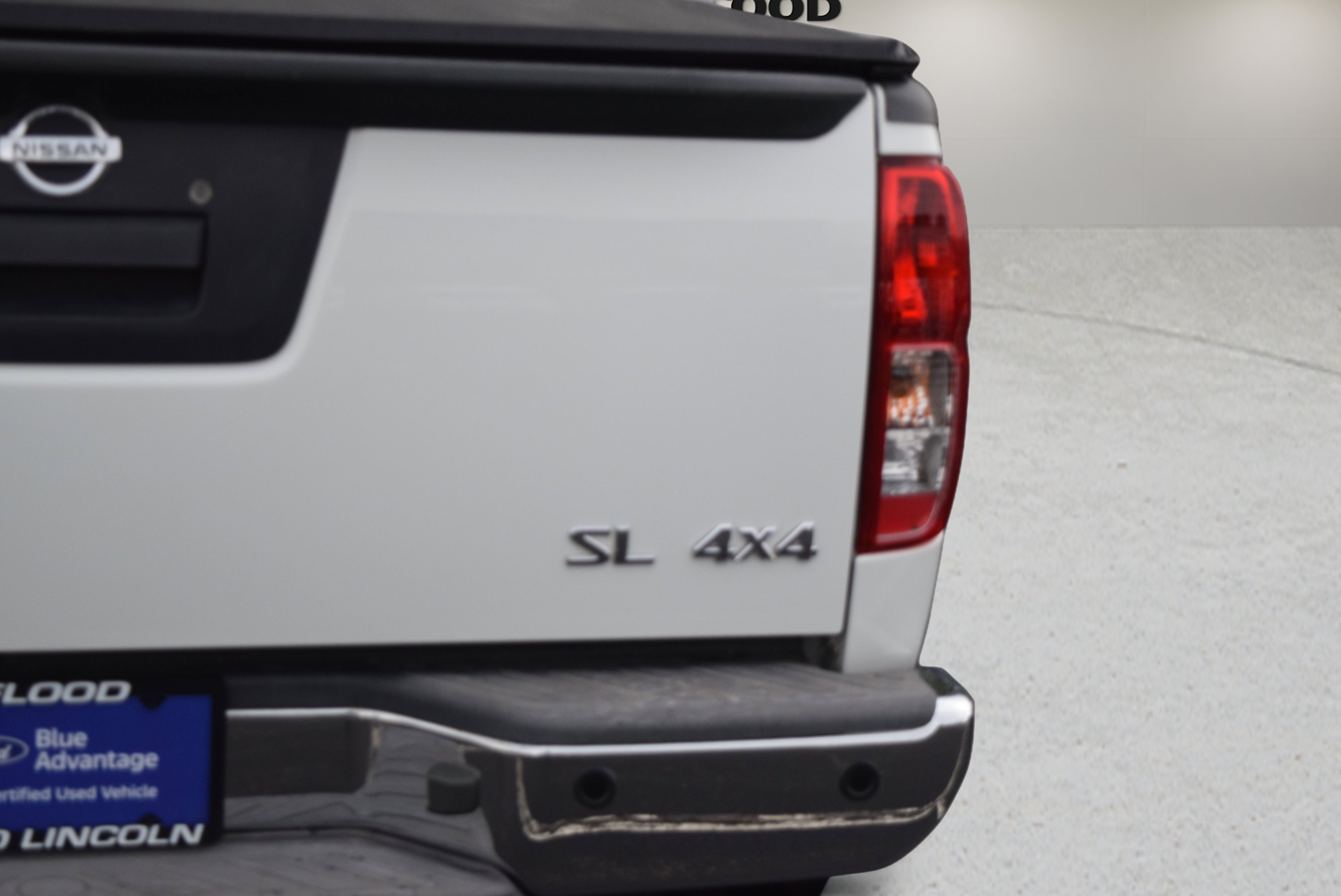 Used 2017 Nissan Frontier SL image 6