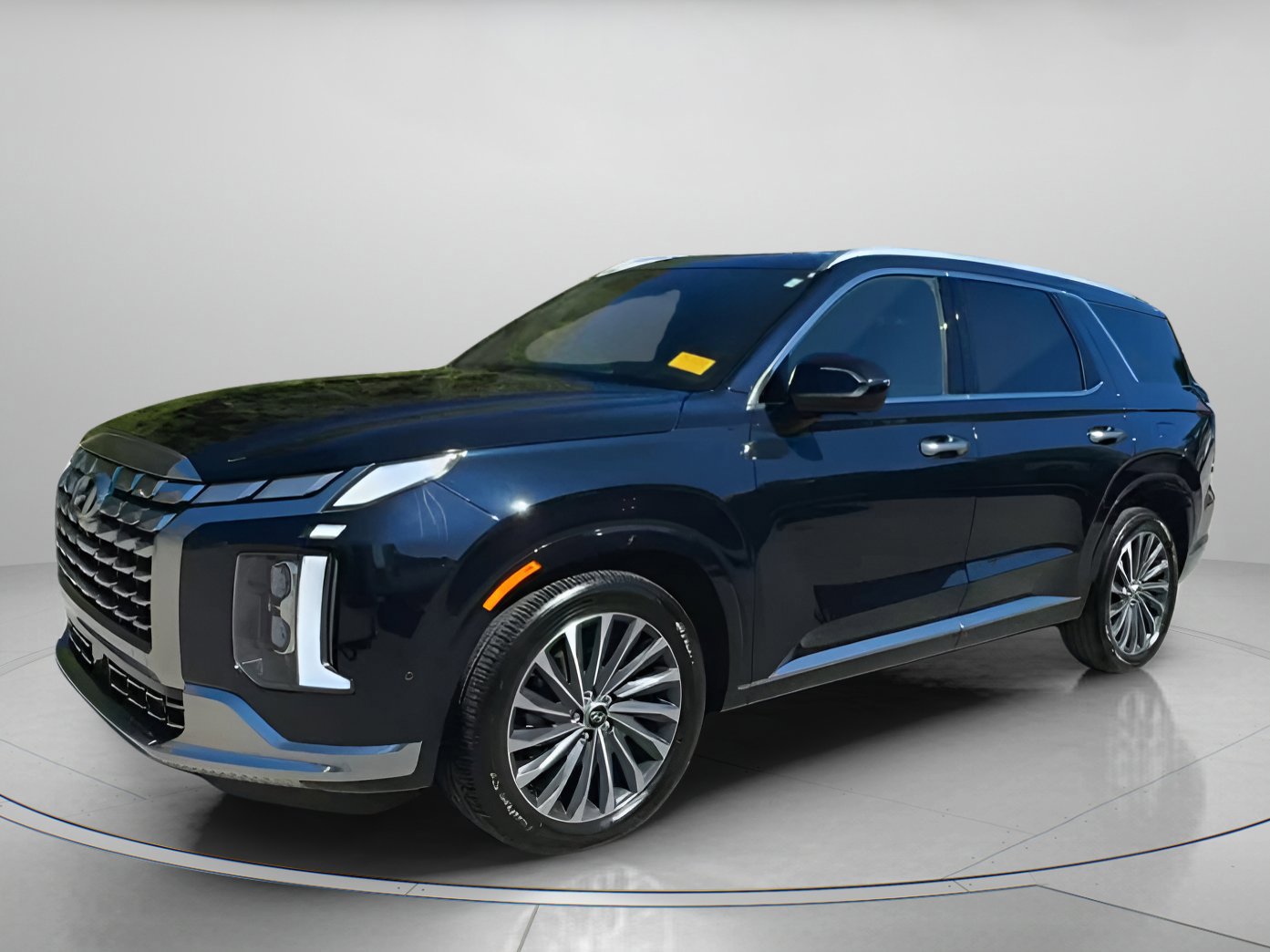 Used 2024 Hyundai Palisade Calligraphy image 4