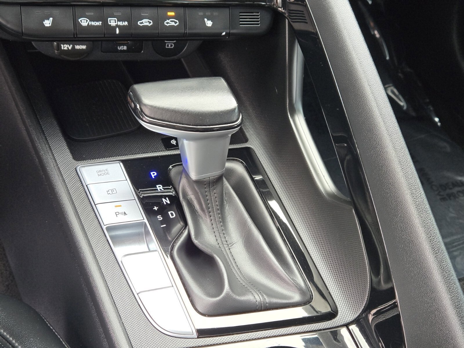 Used 2024 Hyundai Elantra Limited image 23