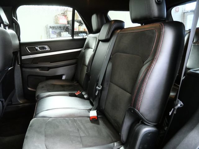 Certified 2018 Ford Explorer XLT w/ Equipment Group 202A AWD/4WD image 15