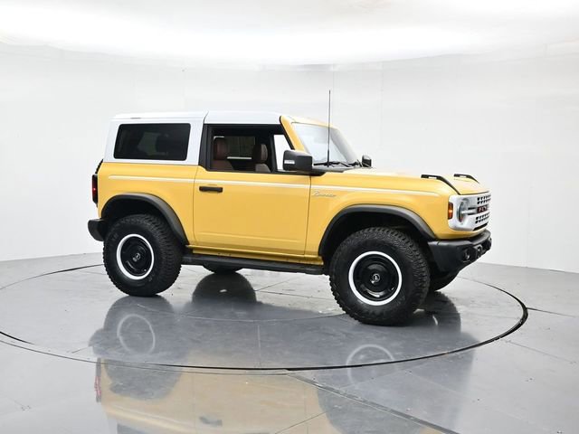 Certified 2024 Ford Bronco Heritage Edition AWD/4WD image 3
