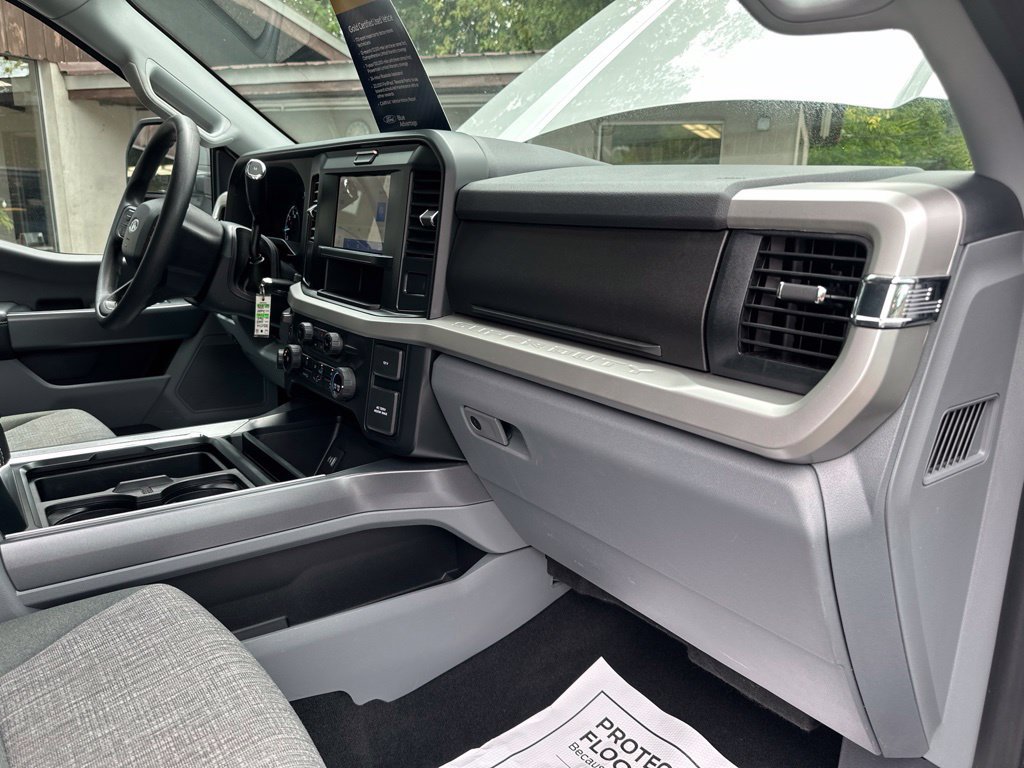 Certified 2025 Ford F250 XLT w/ Snow Plow Prep Package AWD/4WD image 17