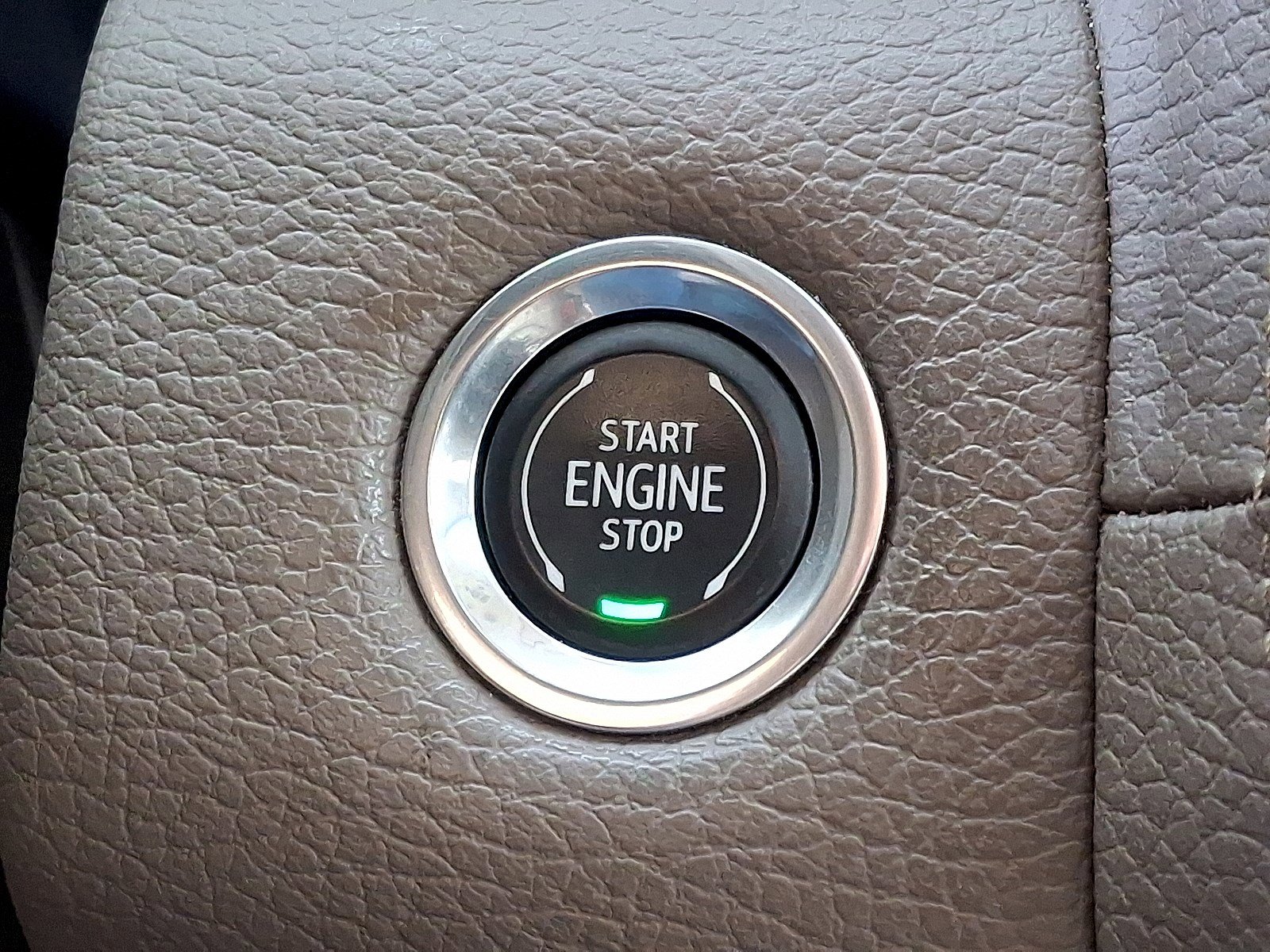 Used 2021 GMC Yukon Denali w/ Denali Premium Package image 23