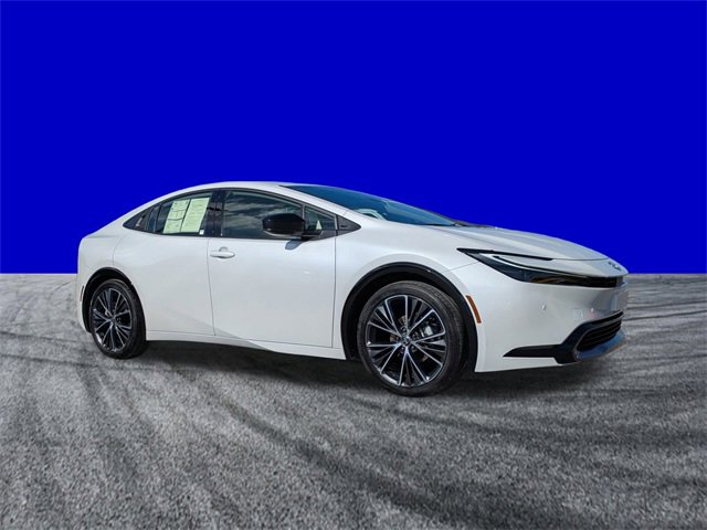 Used 2023 Toyota Prius XLE image 2