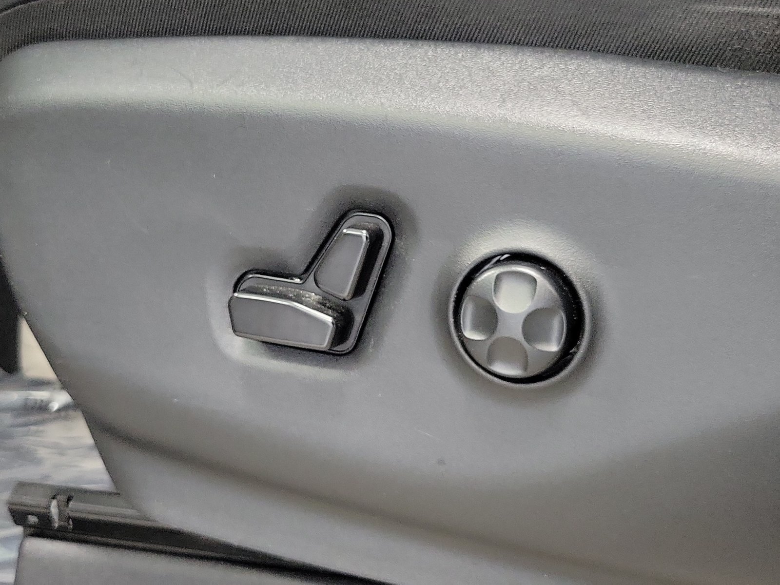 Used 2023 Chrysler Pacifica Touring-L FWD image 9