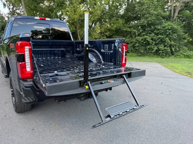 Certified 2024 Ford F250 Lariat w/ Lariat Ultimate Package AWD/4WD image 24