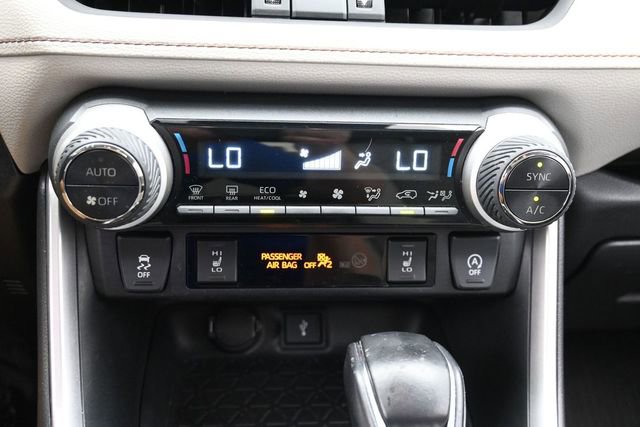 Used 2020 Toyota RAV4 XLE Premium FWD image 20