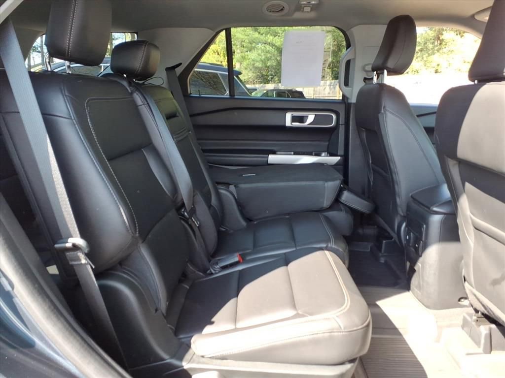 Certified 2022 Ford Explorer XLT w/ Equipment Group 202A AWD/4WD image 12