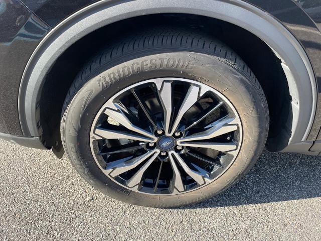 Certified 2022 Ford Escape SE w/ SE Sport Appearance Package image 22