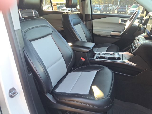 Certified 2024 Ford Explorer XLT w/ Equipment Group 202A AWD/4WD image 33