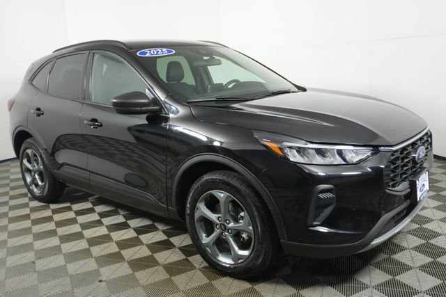 Certified 2025 Ford Escape ST-Line image 1