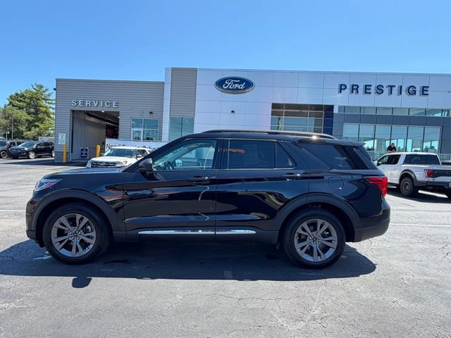 Certified 2025 Ford Explorer Active w/ Active Comfort Package AWD/4WD image 3