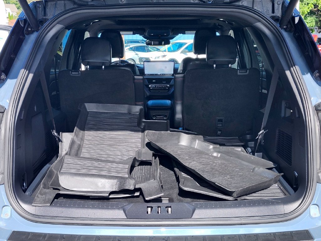 Certified 2025 Ford Explorer ST-Line w/ Premium Package AWD/4WD image 33