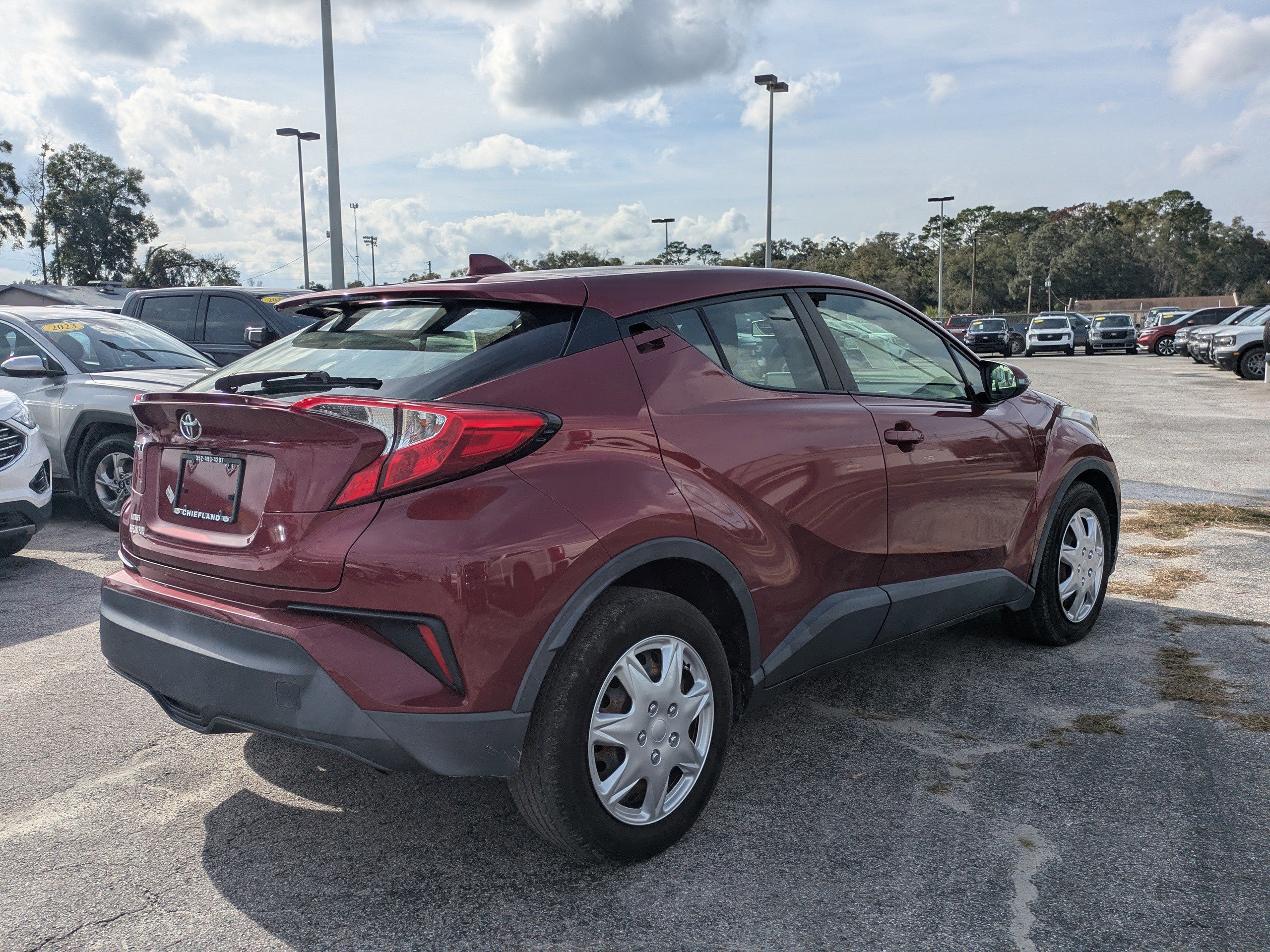 Used 2019 Toyota C-HR LE image 5