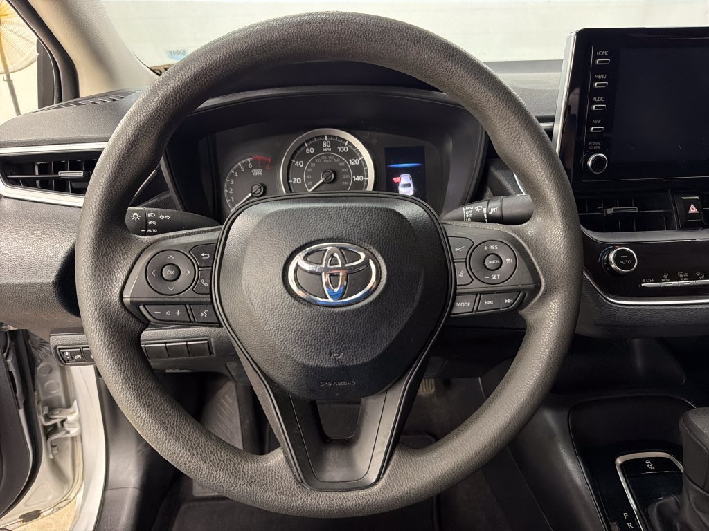 Used 2020 Toyota Corolla LE FWD image 18