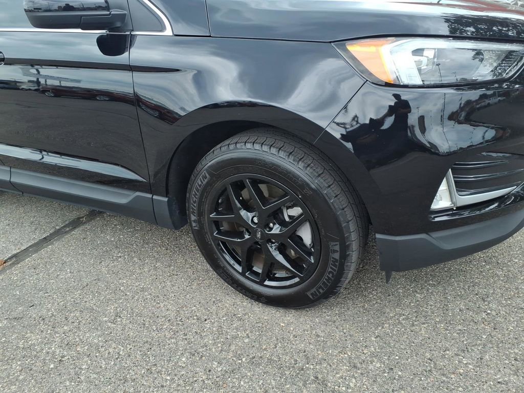 Certified 2023 Ford Edge SEL w/ Convenience Package AWD/4WD image 5