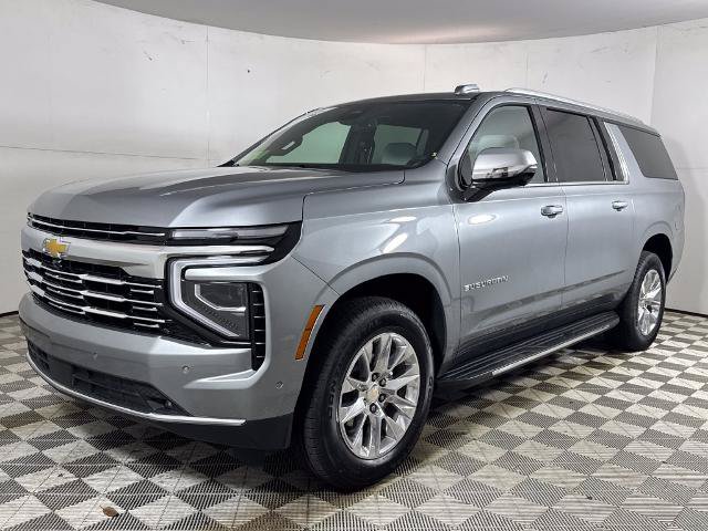 Used 2026 Chevrolet Suburban Premier AWD/4WD image 10