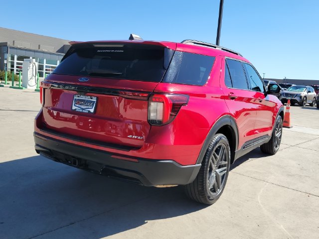 Certified 2025 Ford Explorer ST-Line w/ ST-Line Street Pack AWD/4WD image 3