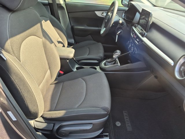 Used 2024 Kia Forte LXS w/ LXS Technology Package FWD image 33