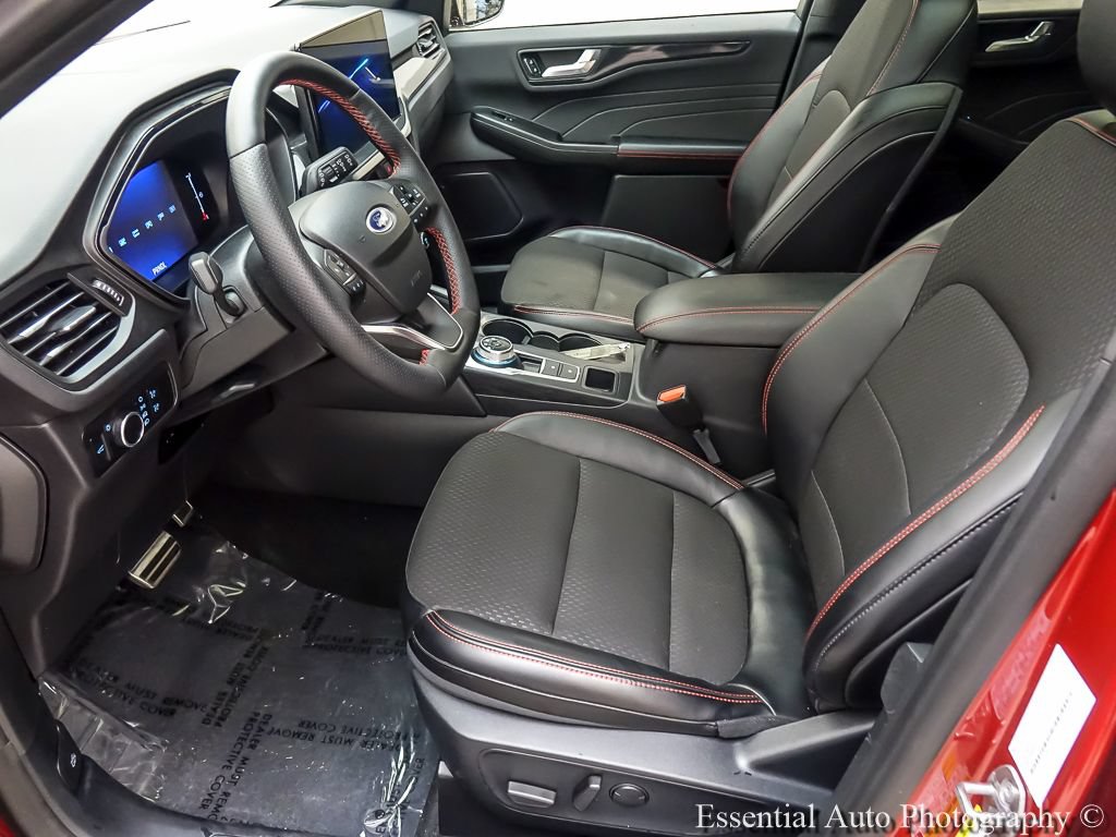 Certified 2024 Ford Escape ST-Line w/ Tech Pack #1 AWD/4WD image 9