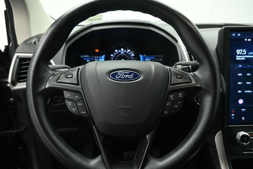 Certified 2023 Ford Edge SE w/ Black Appearance Package AWD/4WD image 13