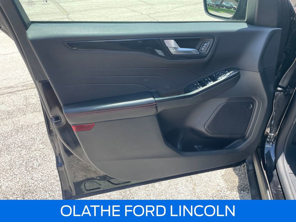 Certified 2024 Ford Escape ST-Line w/ Tech Pack #1 AWD/4WD image 14