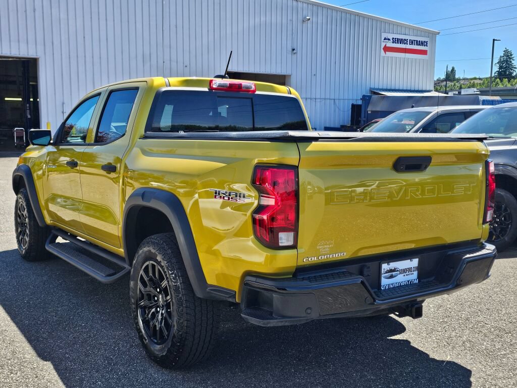 Used 2023 Chevrolet Colorado Trail Boss w/ Technology Package AWD/4WD image 3