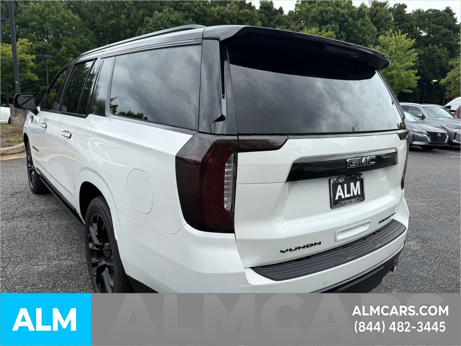 Used 2023 GMC Yukon XL Denali w/ Denali Reserve Package RWD image 10