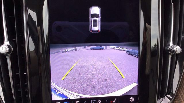 Used 2022 Volvo XC60 B5 Momentum w/ Climate Package image 23