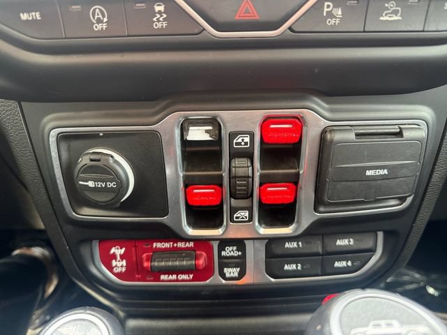 Used 2023 Jeep Gladiator Rubicon w/ LED Lighting Group AWD/4WD image 11