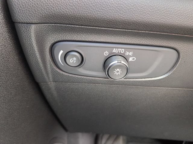 Used 2021 Buick Envision Essence w/ Sport Touring Package FWD image 32