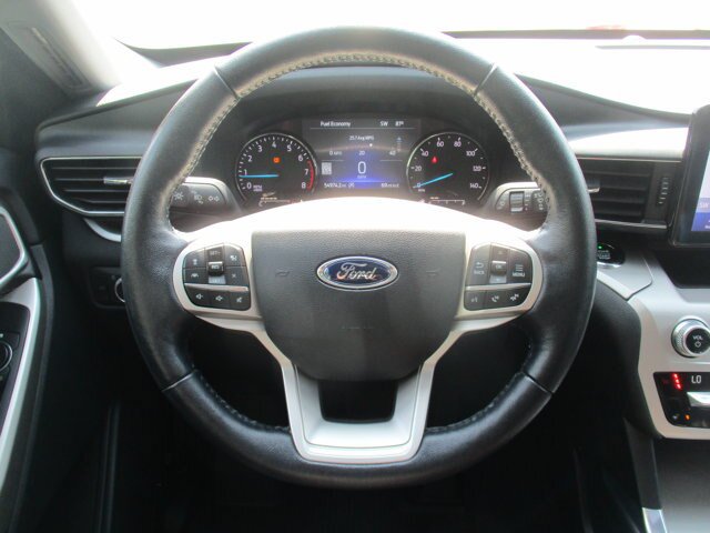 Certified 2021 Ford Explorer XLT w/ Equipment Group 202A AWD/4WD image 8