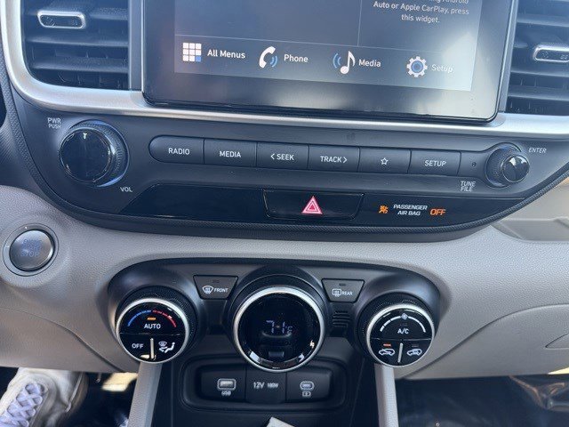 Used 2024 Hyundai Venue SEL image 21