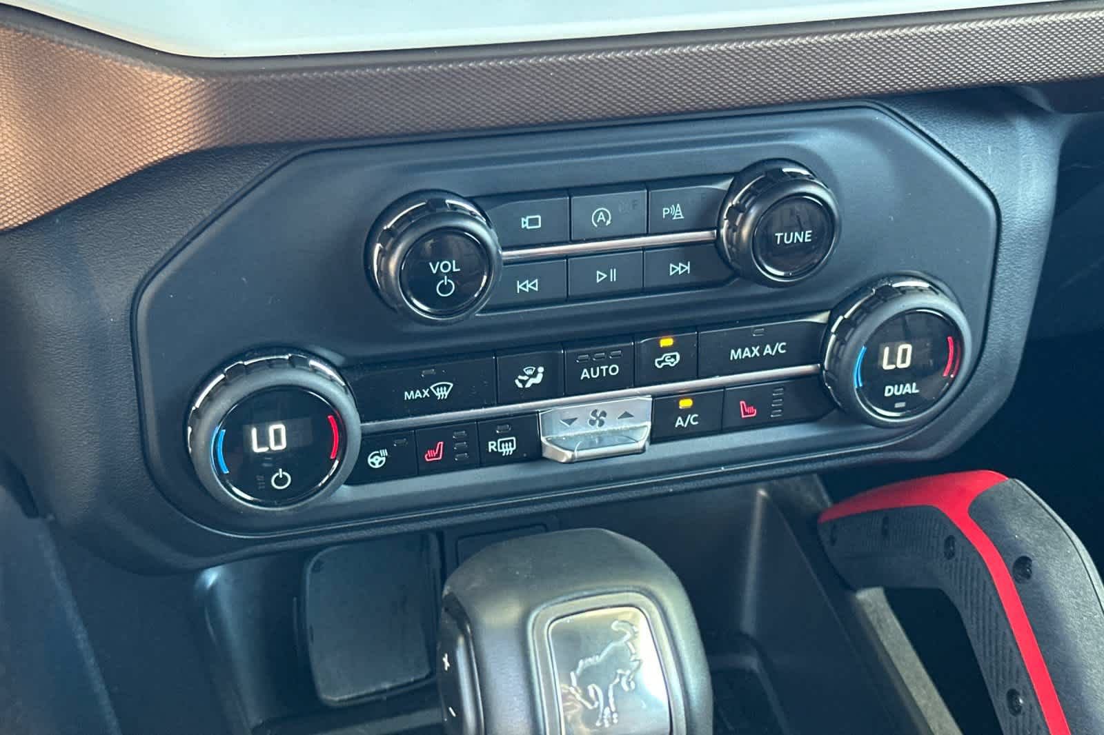 Certified 2024 Ford Bronco Heritage Edition AWD/4WD image 22
