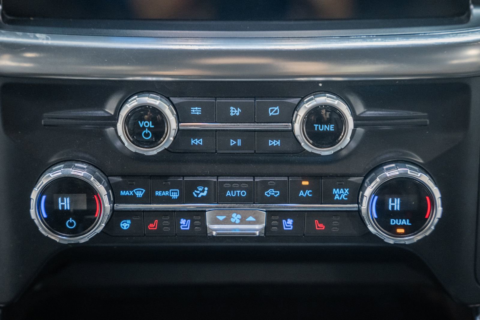 Certified 2021 Ford F150 Lariat w/ Equipment Group 502A High image 29