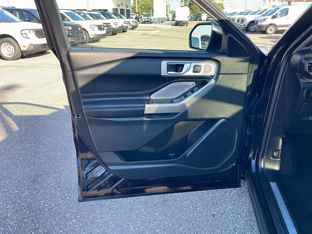 Certified 2023 Ford Explorer Limited w/ Limited Technology Package image 8