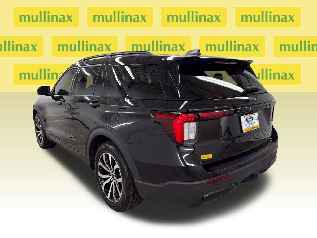 Certified 2025 Ford Explorer ST-Line RWD image 10
