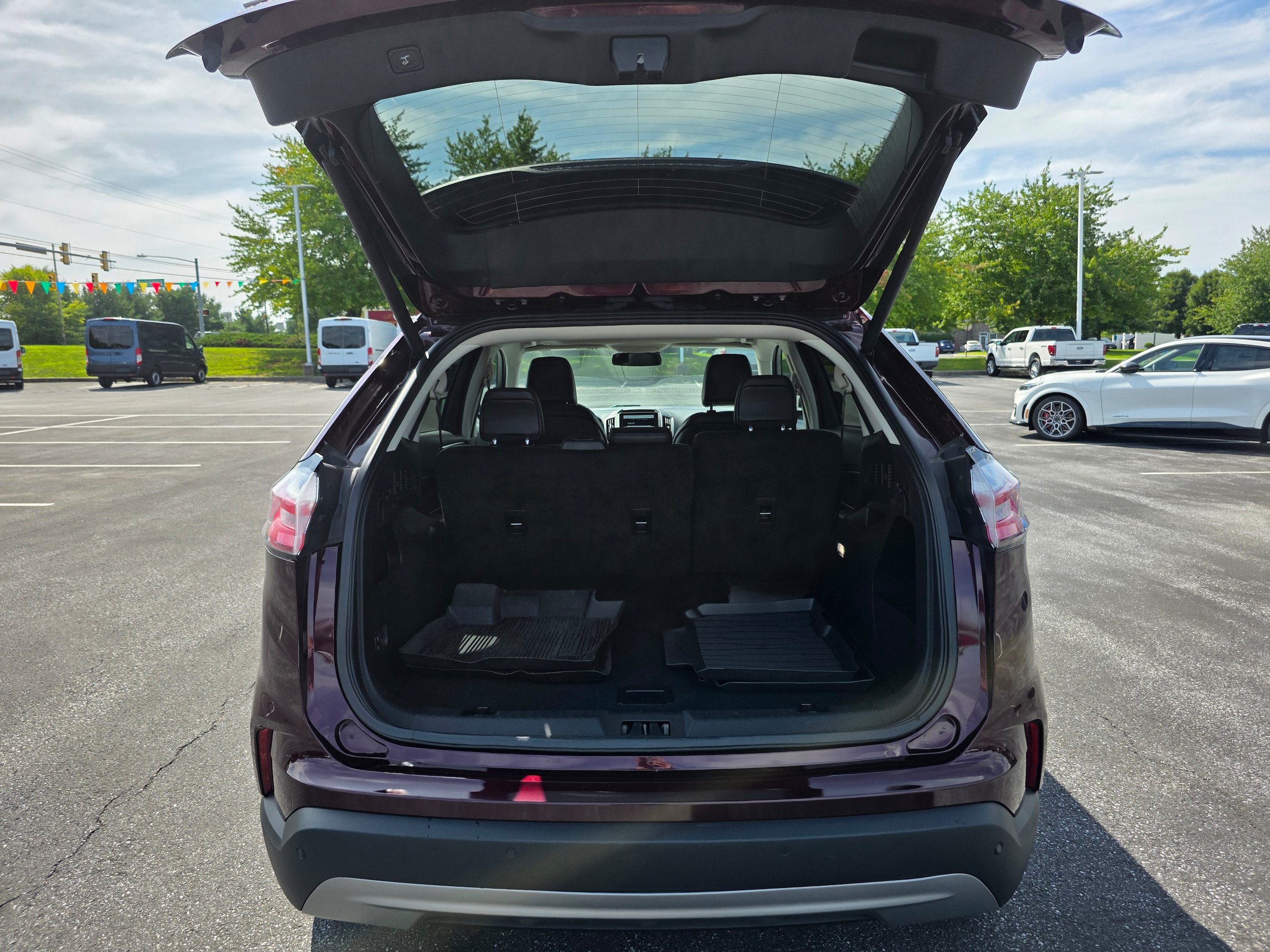 Certified 2023 Ford Edge SEL w/ Convenience Package AWD/4WD image 8