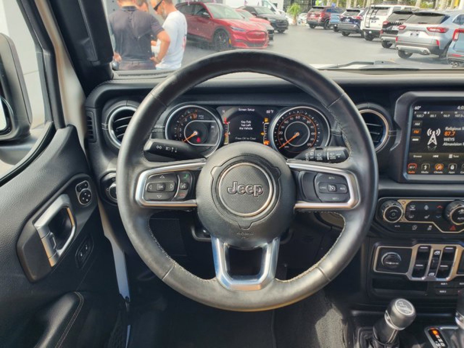 Used 2018 Jeep Wrangler Unlimited Sahara image 15