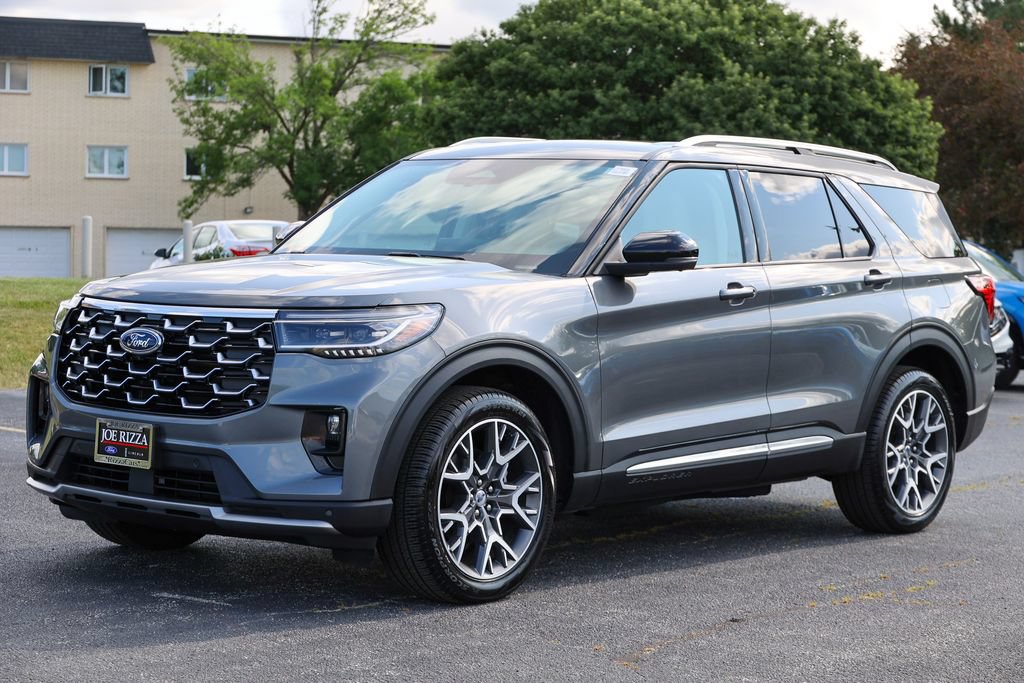 Certified 2025 Ford Explorer Platinum w/ Ultimate Package AWD/4WD image 33