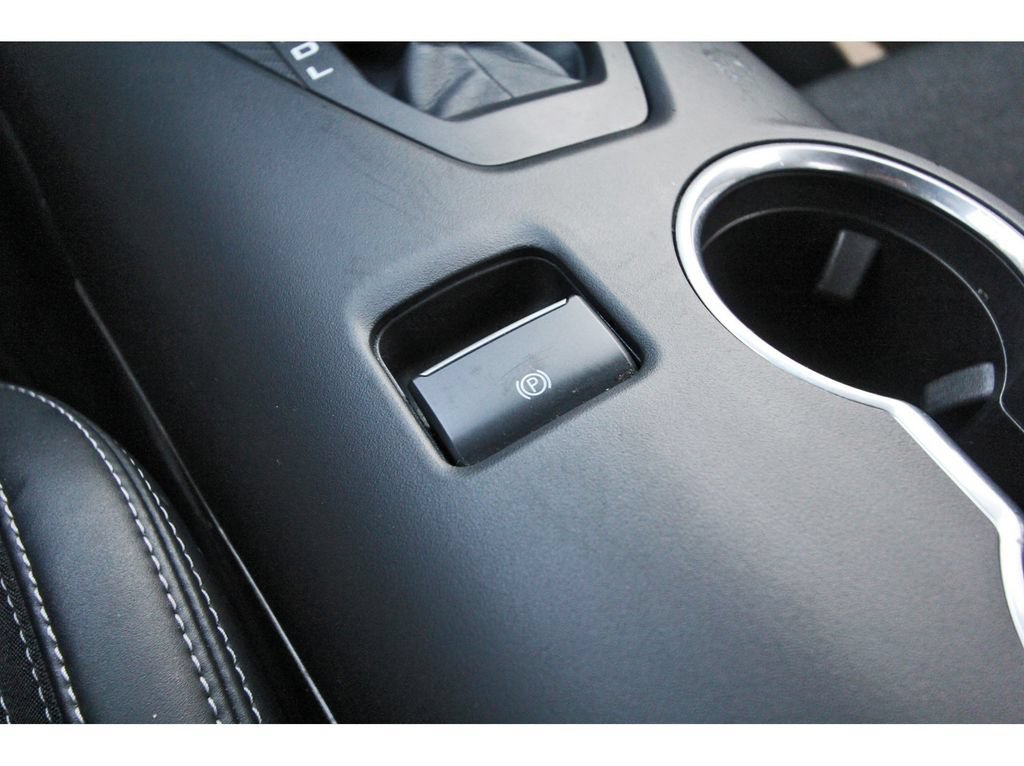 Certified 2024 Ford Mustang Coupe RWD image 25