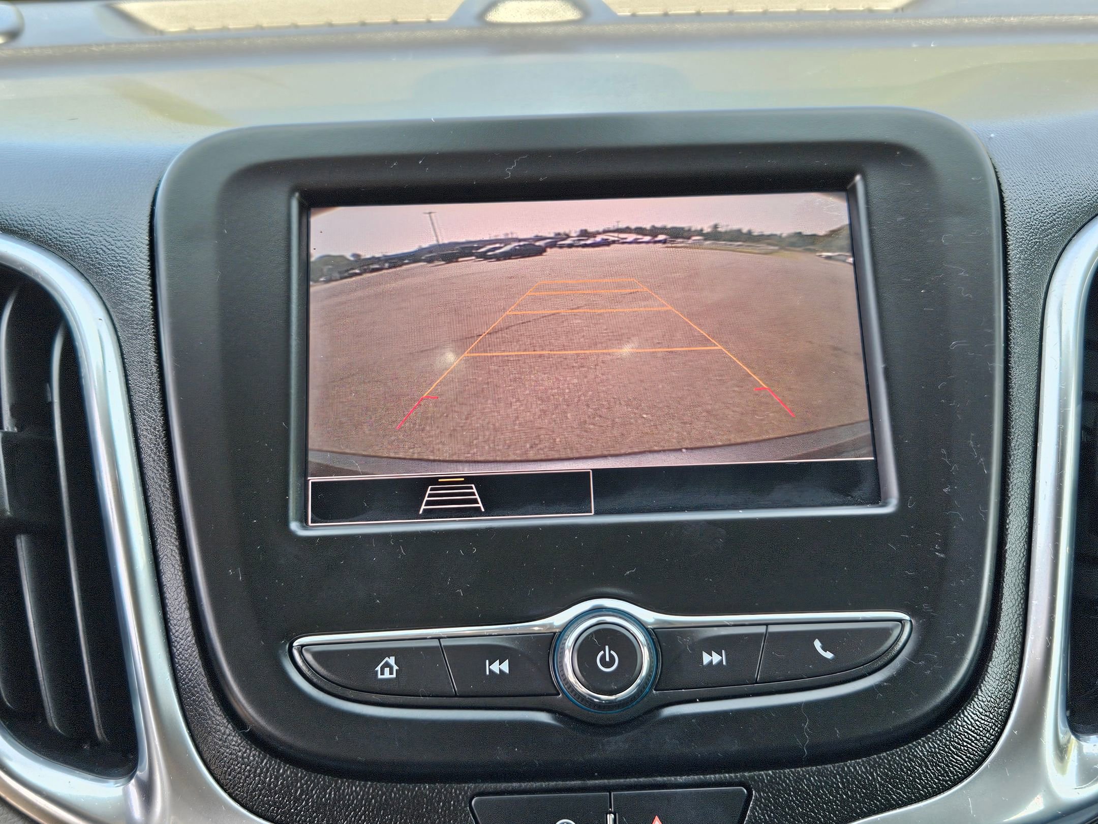 Used 2022 Chevrolet Equinox LS image 15