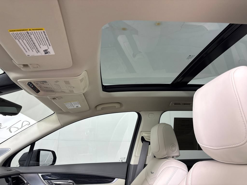Used 2024 Cadillac XT6 Premium Luxury w/ Technology Package FWD image 29