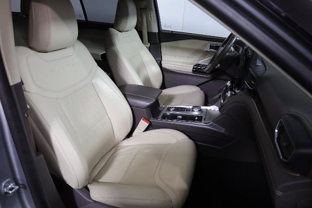 Certified 2023 Ford Explorer Platinum w/ Premium Technology Package AWD/4WD image 10