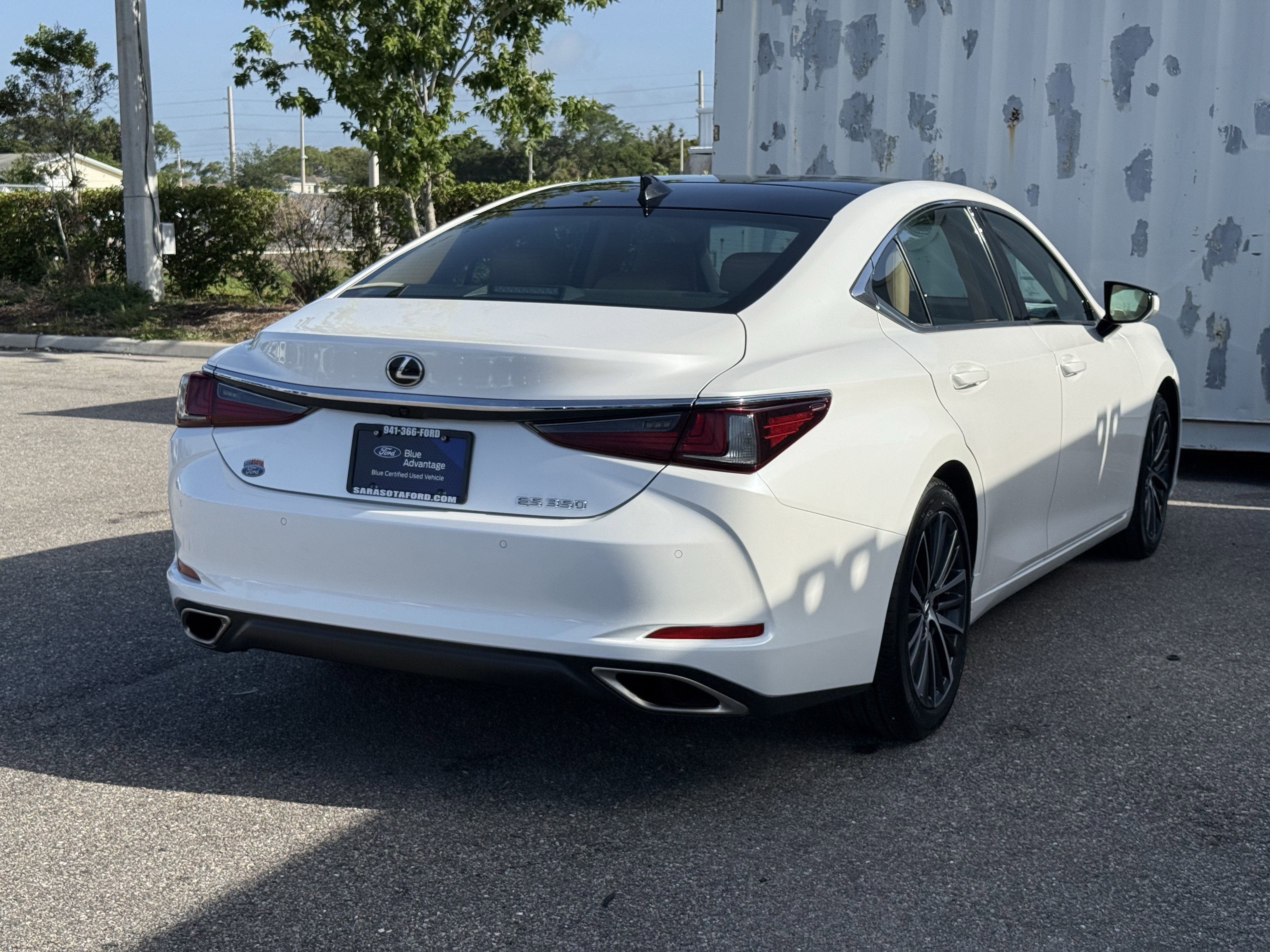 Used 2022 Lexus ES 350 w/ Premium Package FWD image 4