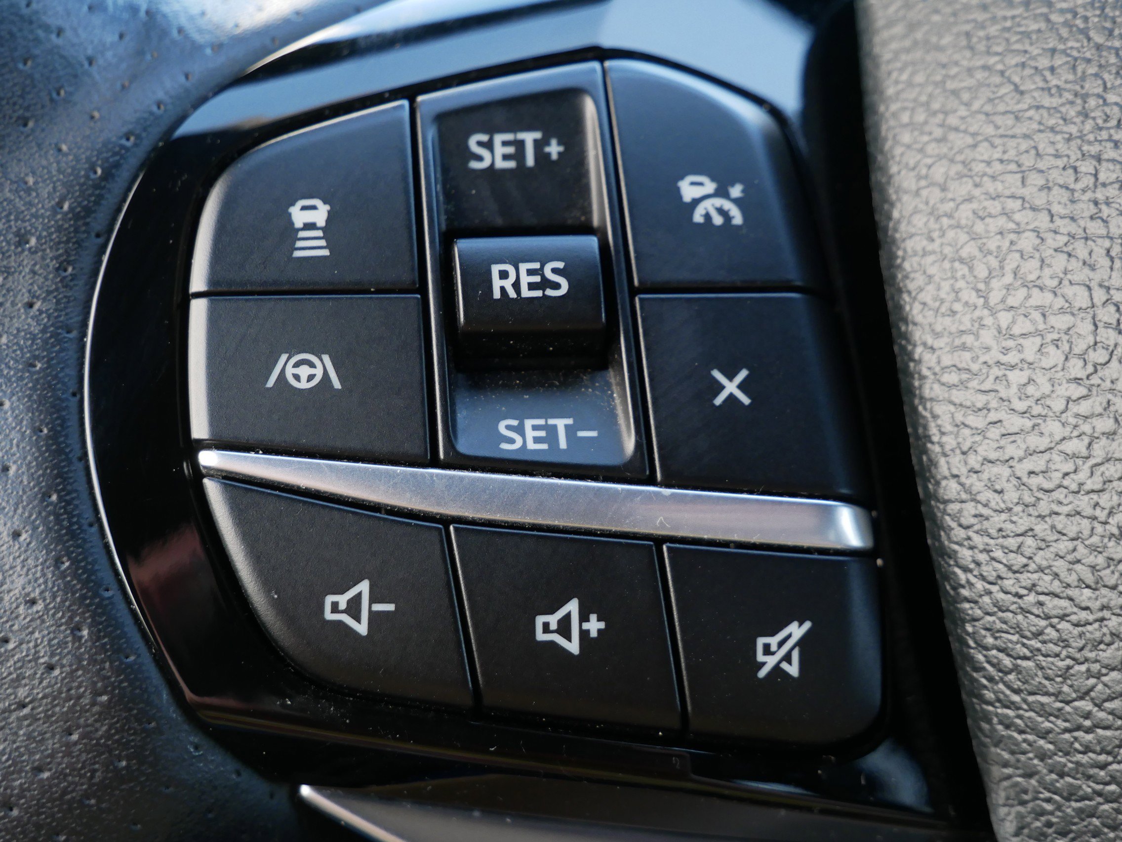 Certified 2023 Ford Explorer ST w/ Equipment Group 401A AWD/4WD image 18